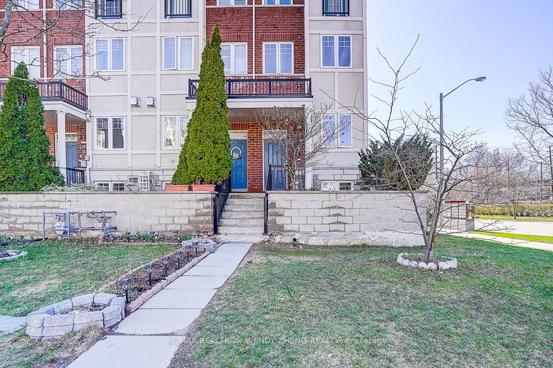 238 Dairy Dr, Toronto, M1L 0G3 | Image 2