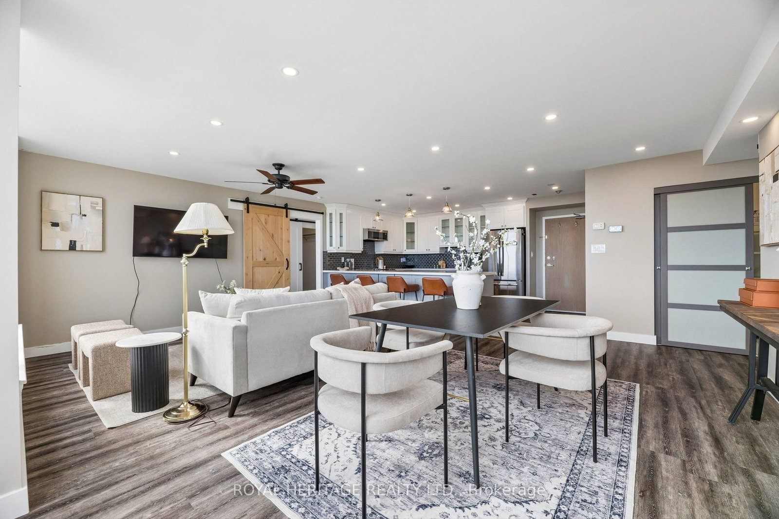 711 Rossland Road E, Unit 1209 - Photo 14