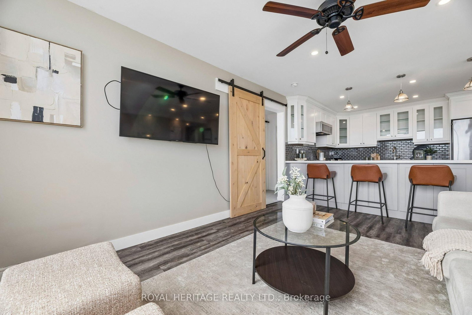 711 Rossland Road E, Unit 1209 - Photo 16