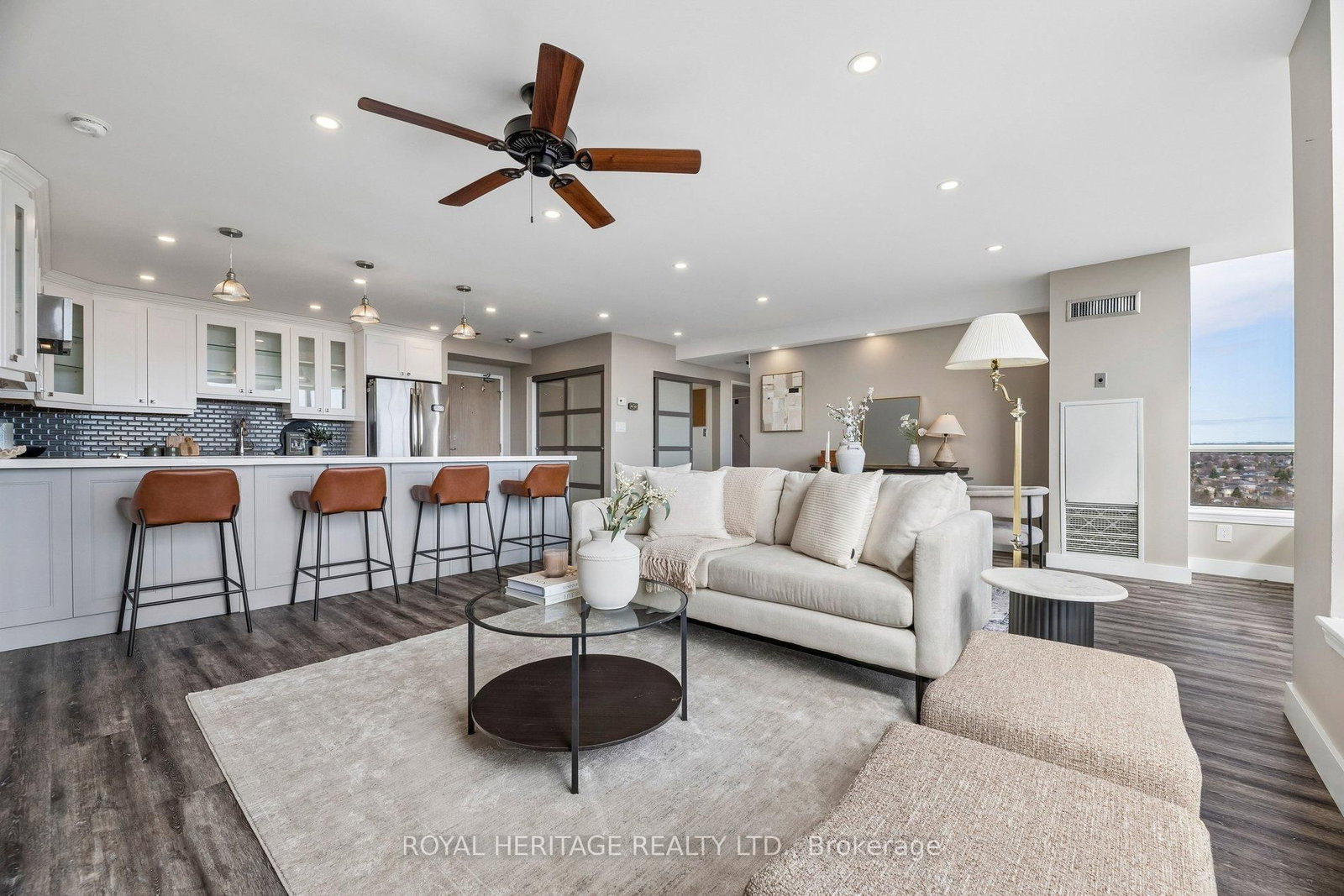 711 Rossland Road E, Unit 1209 - Photo 17