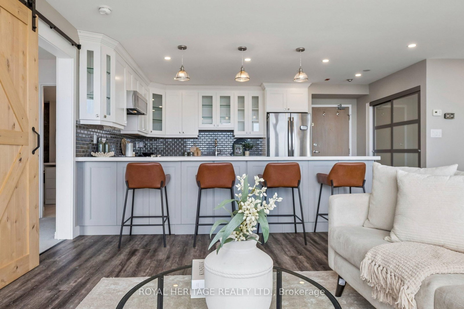 711 Rossland Road E, Unit 1209 - Photo 20