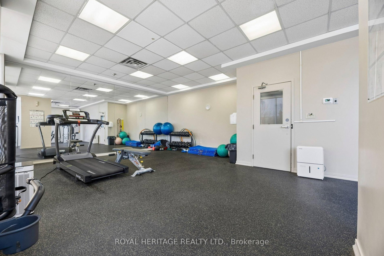 711 Rossland Road E, Unit 1209 - Photo 29