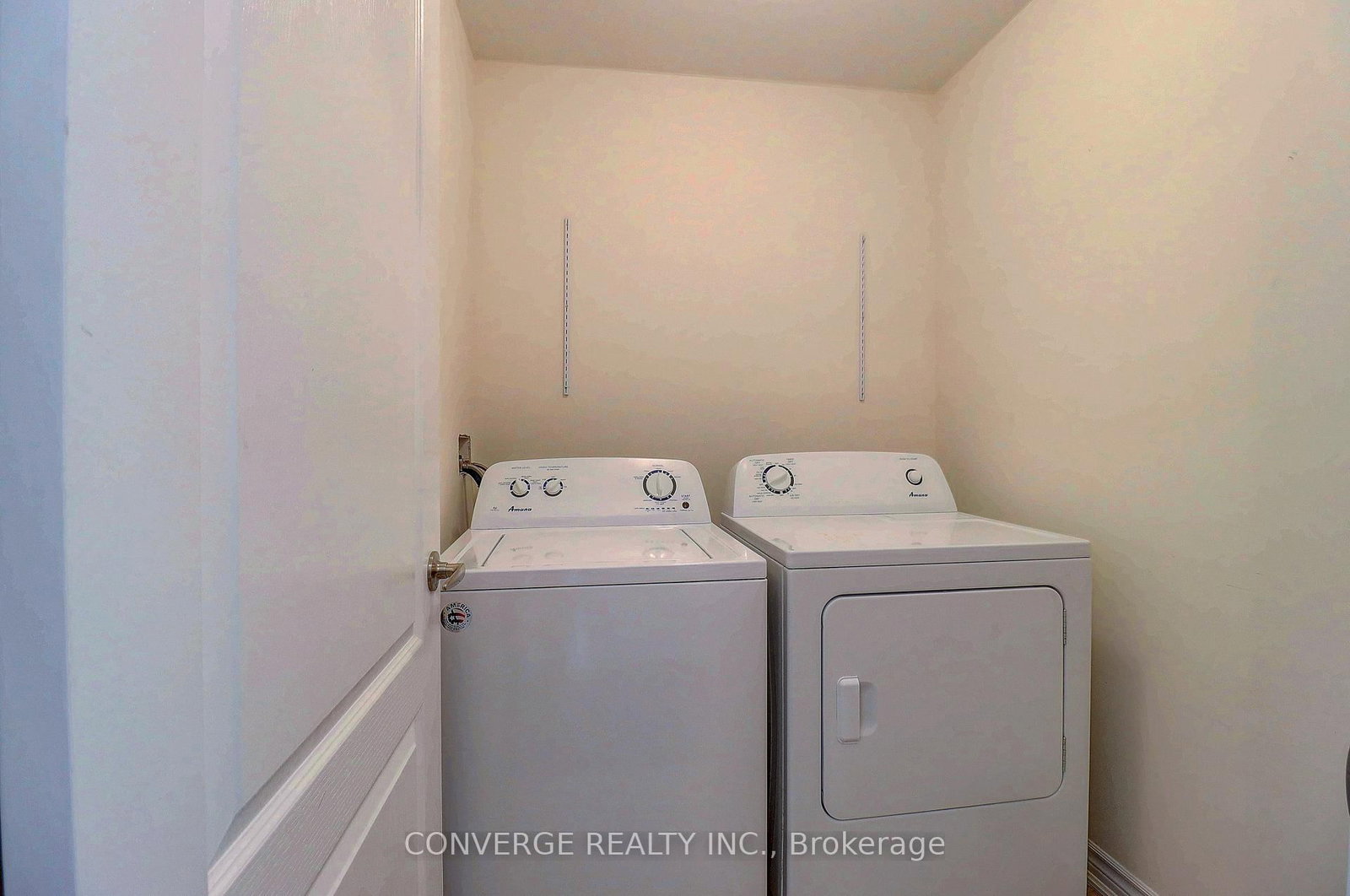 2434 Moonlight Crescent - Photo 19