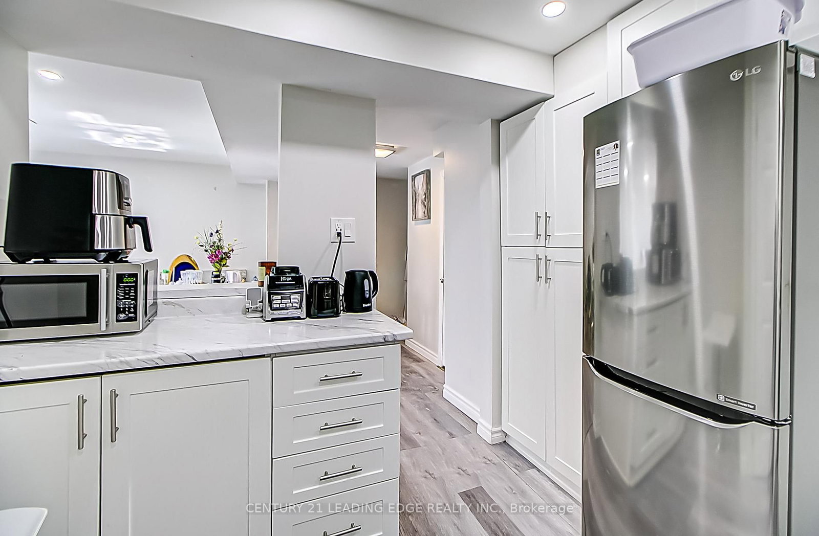 879 Marinet Crescent, Unit Lower - Photo 7