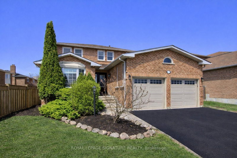 43 Falstaff Cres, Whitby, L1R 1W3 | Image 2