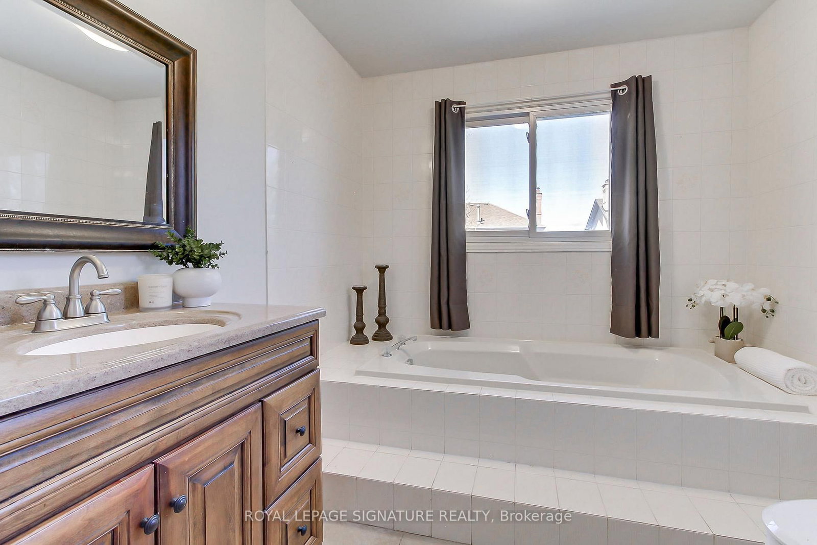 Detached House for sale at 43 Falstaff Crescent, Whitby, Ontario, L1R 1W3 - Rolling Acres - MLS: E13016324