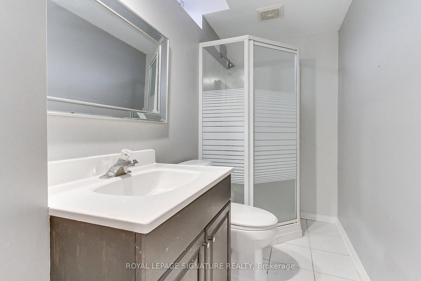 Detached House for sale at 43 Falstaff Crescent, Whitby, Ontario, L1R 1W3 - Rolling Acres - MLS: E13016324