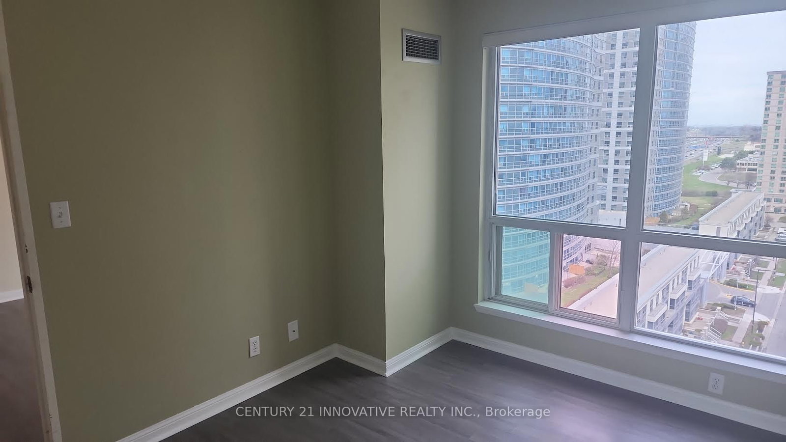 18 Lee Centre Drive, Unit 1705 - Photo 3