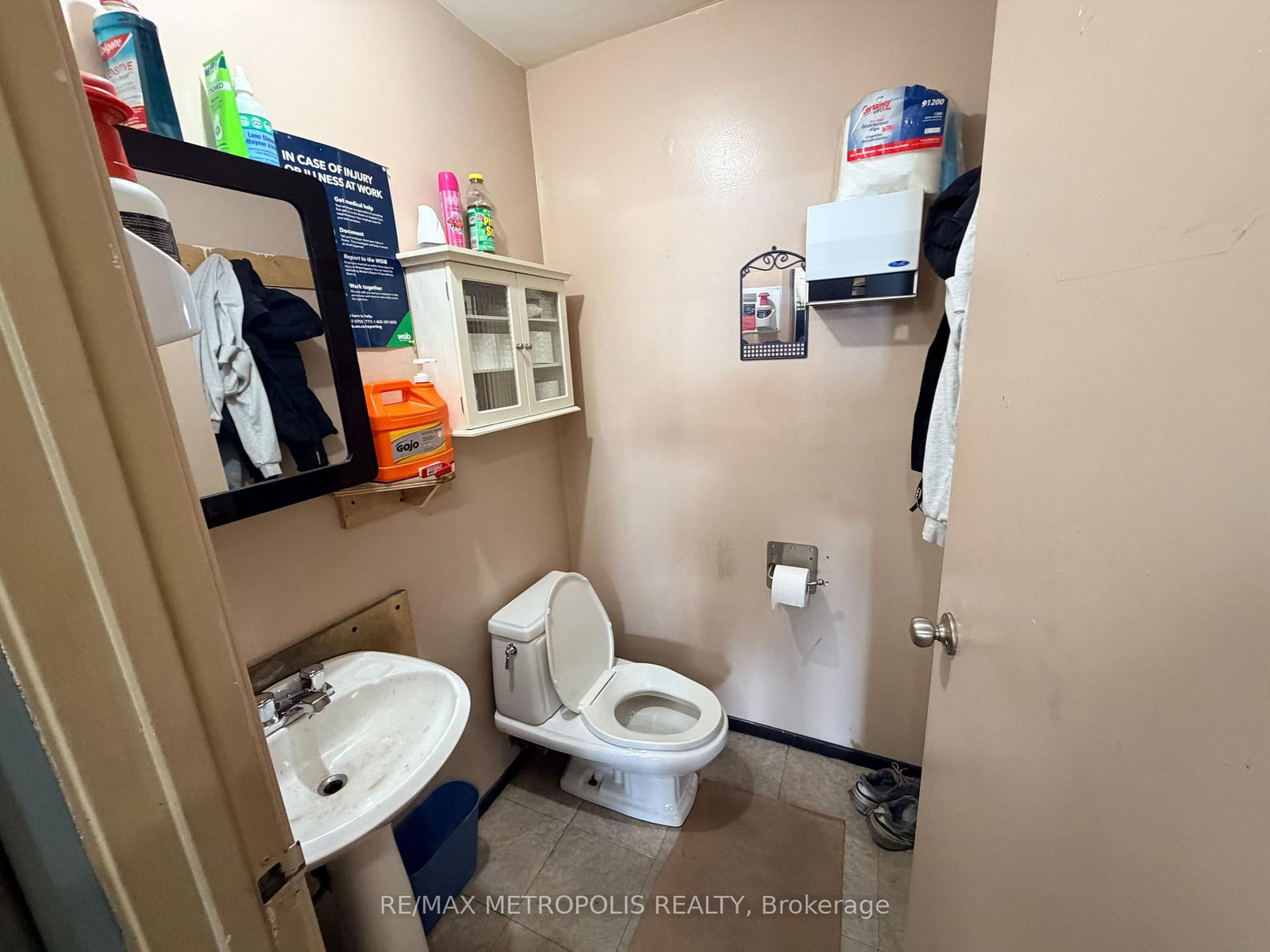 695 Finley Avenue, Unit 3 - Photo 16