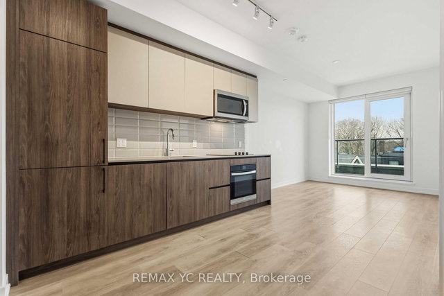 438 - 150 Logan Avenue