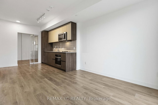 438 - 150 Logan Avenue