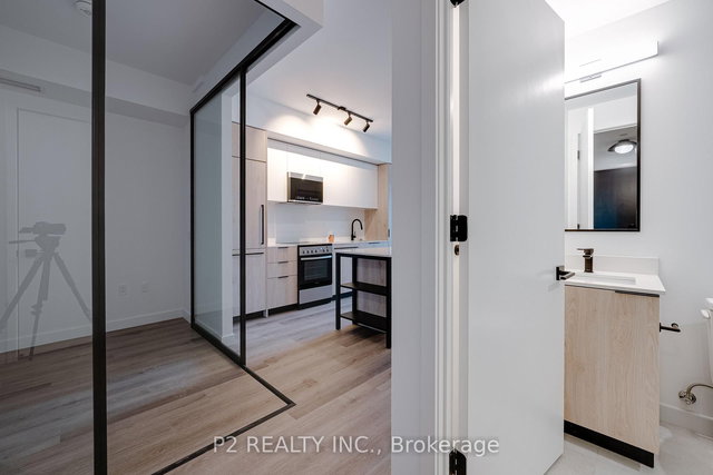 211 - 1635 MILITARY Trail