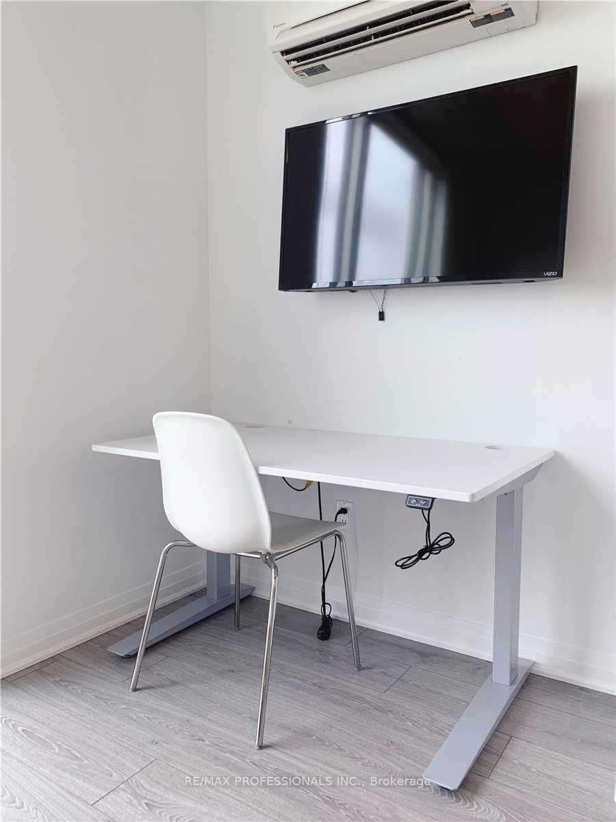 1900 Simcoe Street N, Unit 444 - Photo 14