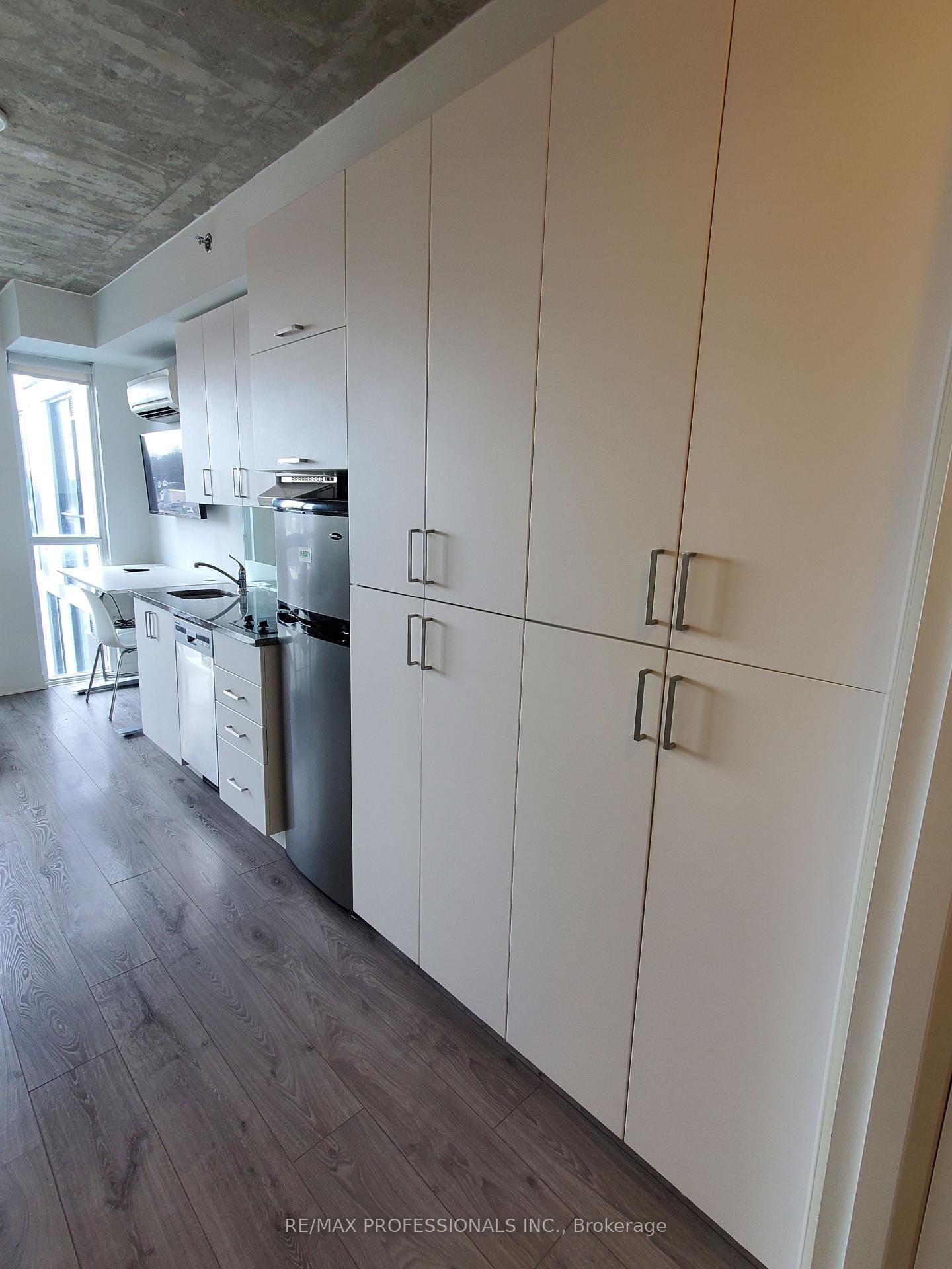 1900 Simcoe Street N, Unit 444 - Photo 8