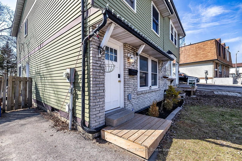976 Southport Dr, Oshawa, L1H 8A3 | Image 2