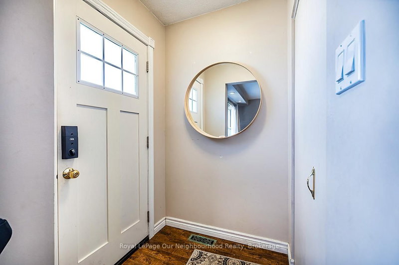 976 Southport Dr, Oshawa, L1H 8A3 | Image 3