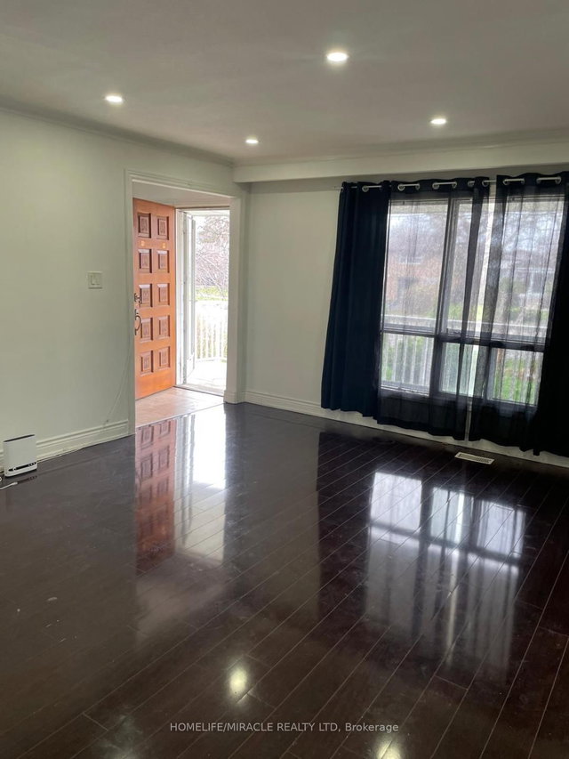 main - 422 Brimorton Drive