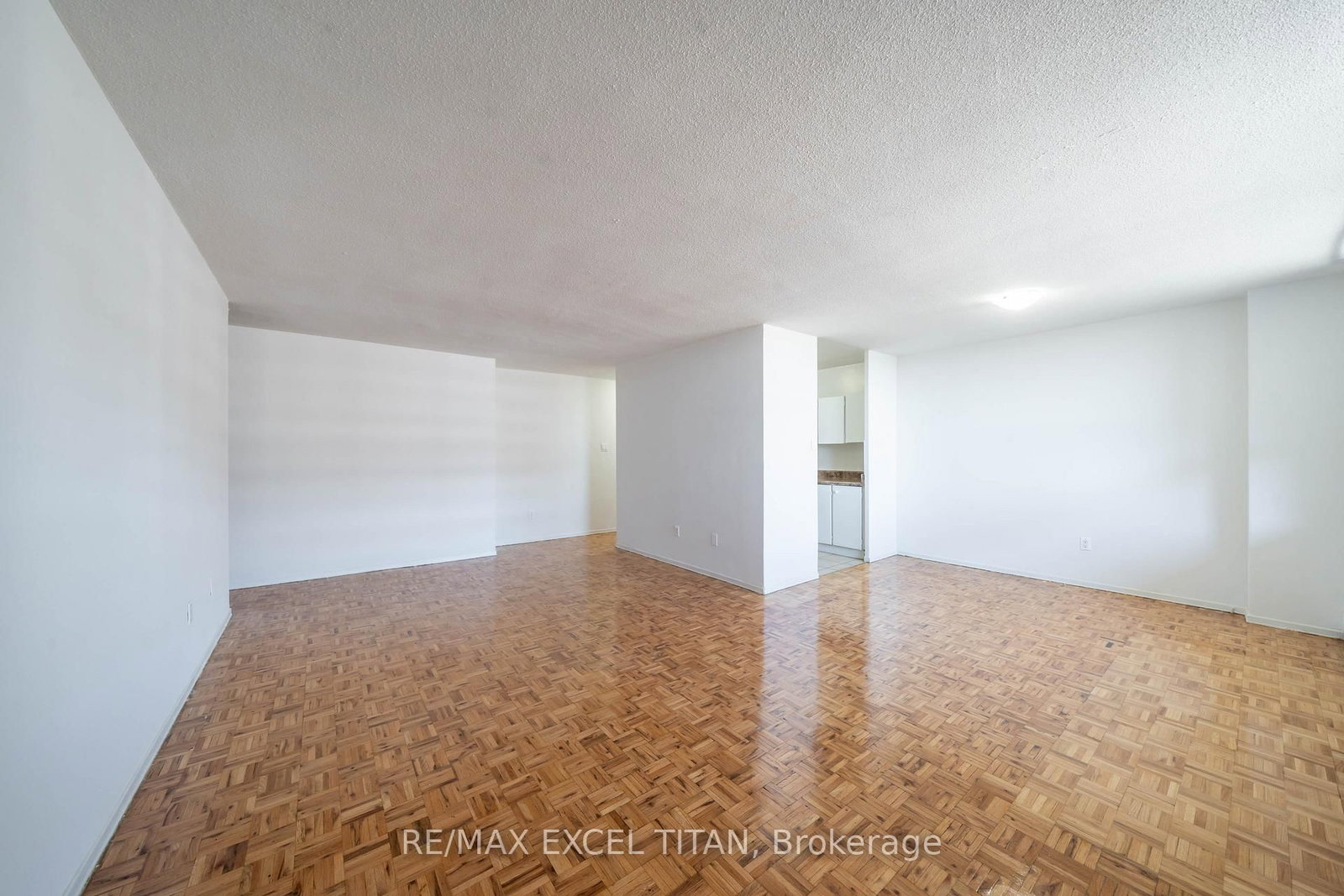 5 Glamorgan Avenue, Unit 914 - Photo 5