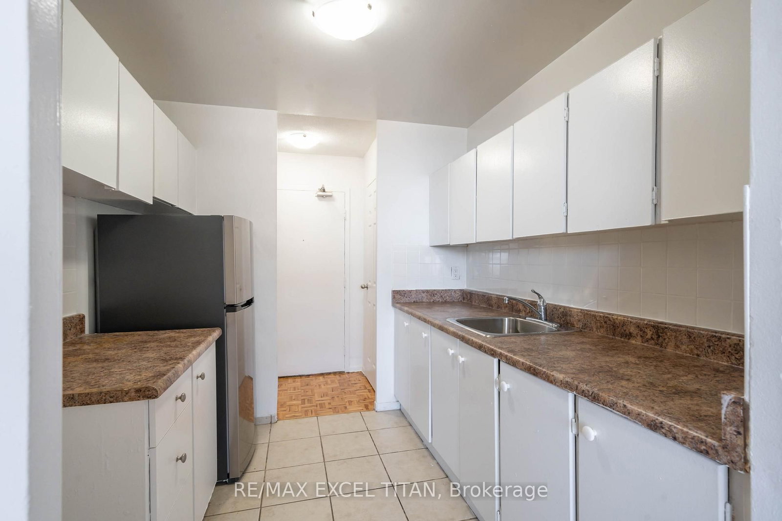 5 Glamorgan Avenue, Unit 914 - Photo 9