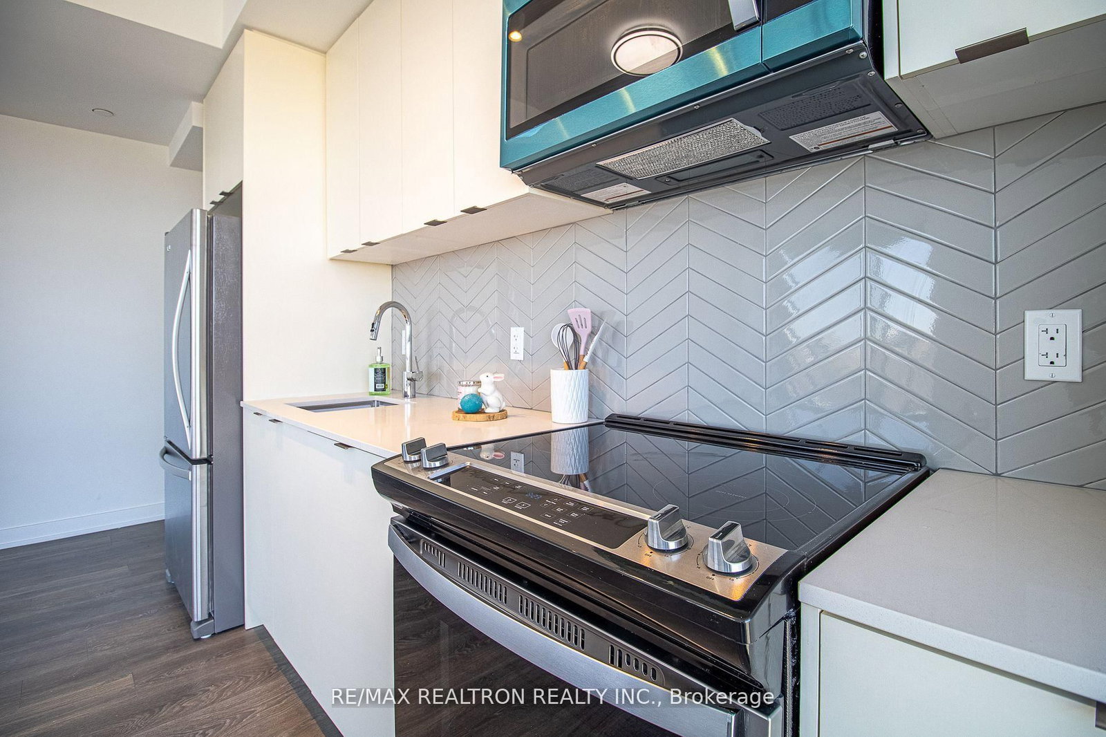 1606 Charles Street, Unit 1402 - Photo 14