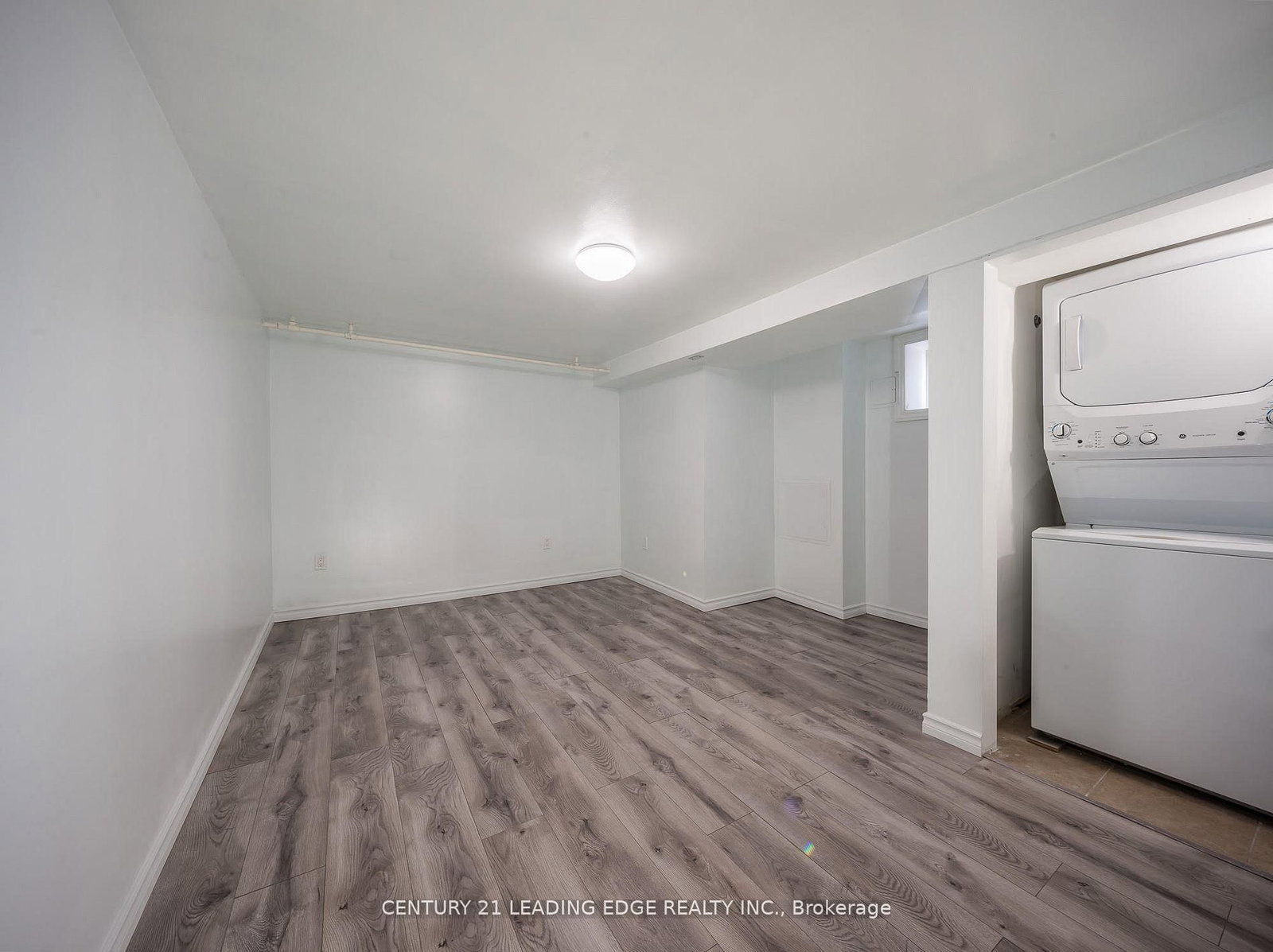 84 Central Park Boulevard N, Unit LOWER - Photo 10