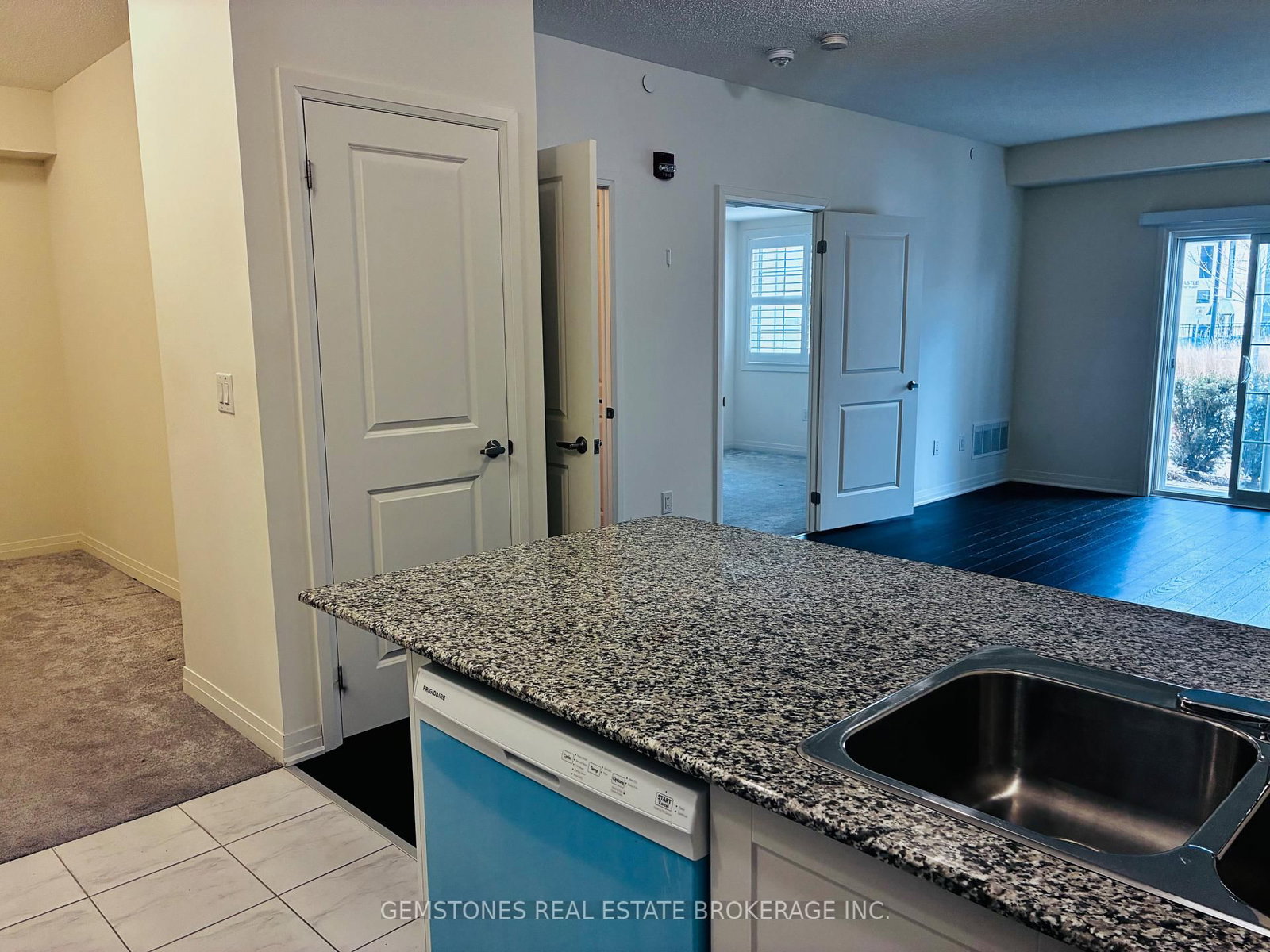 70 Shipway Avenue, Unit 102 - Photo 18