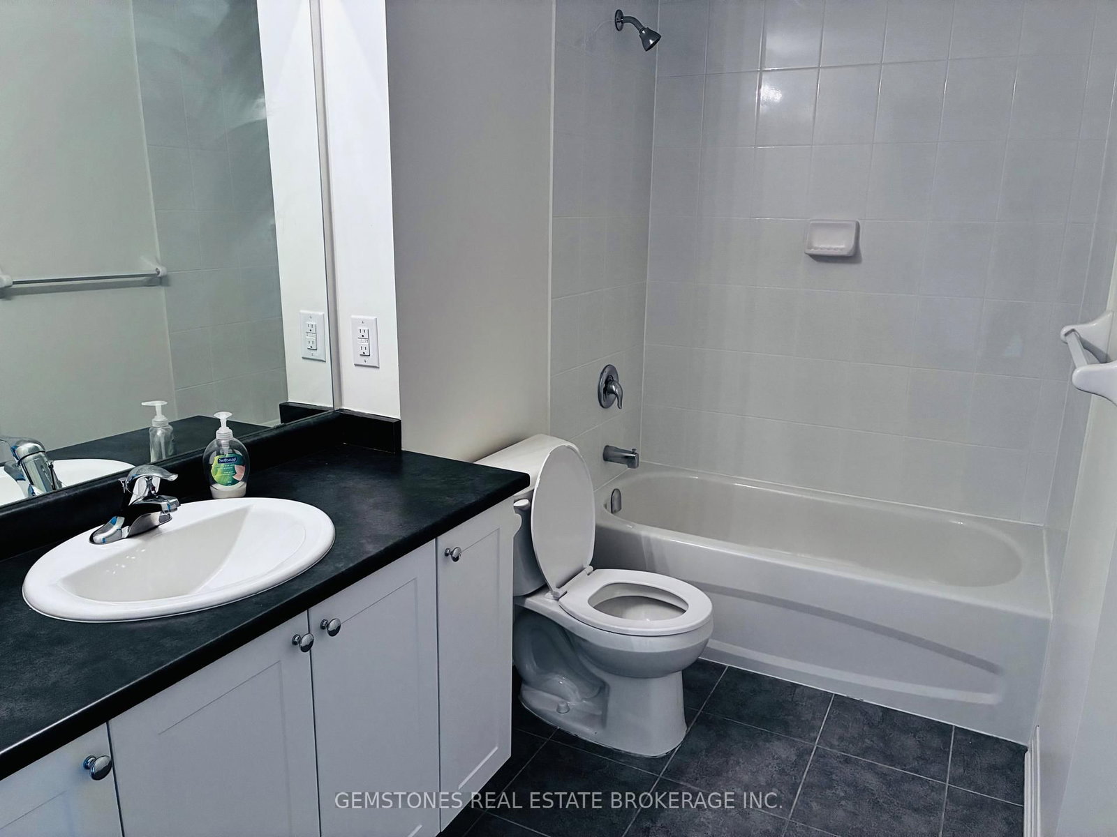 70 Shipway Avenue, Unit 102 - Photo 23