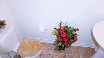 29 Polarlights Way, Toronto, Ontario image-0-3