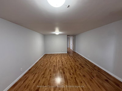 Lower-21 Bellbrook Road, Toronto, Ontario image-0-3