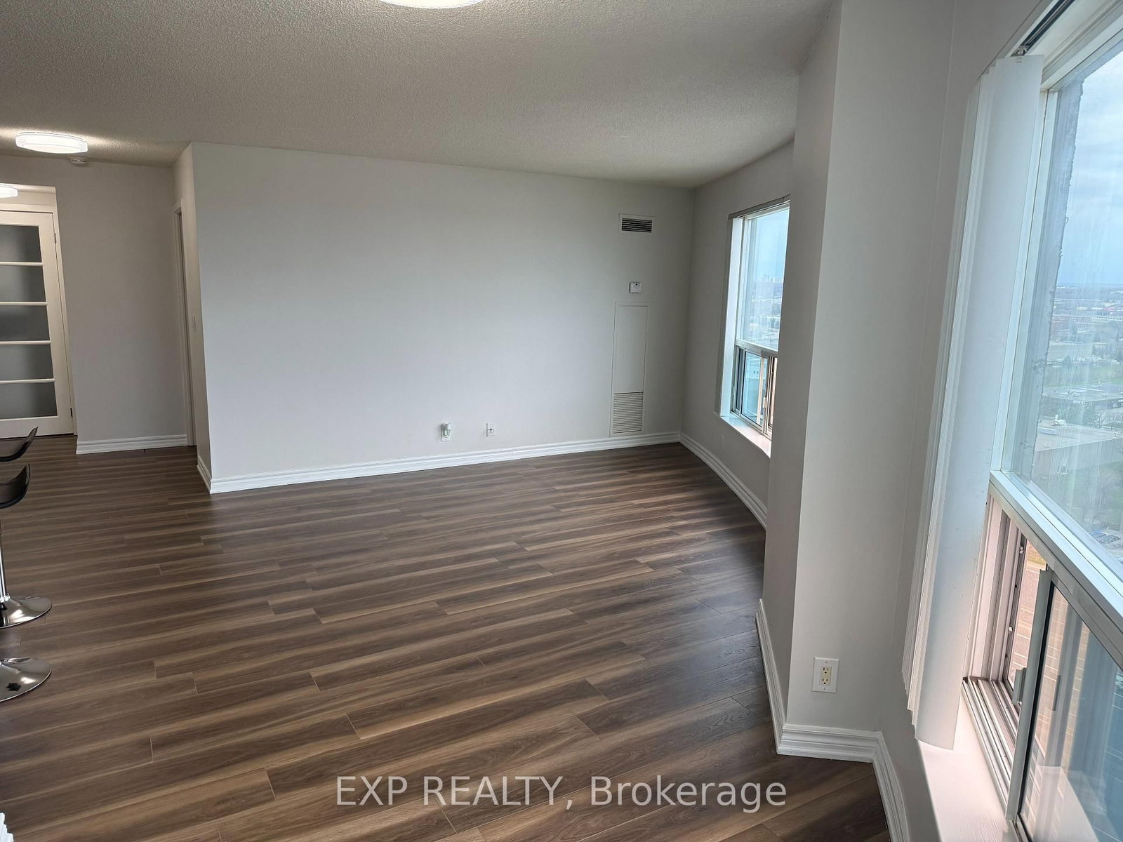 38 Lee Centre Drive, Unit 2203 - Photo 8