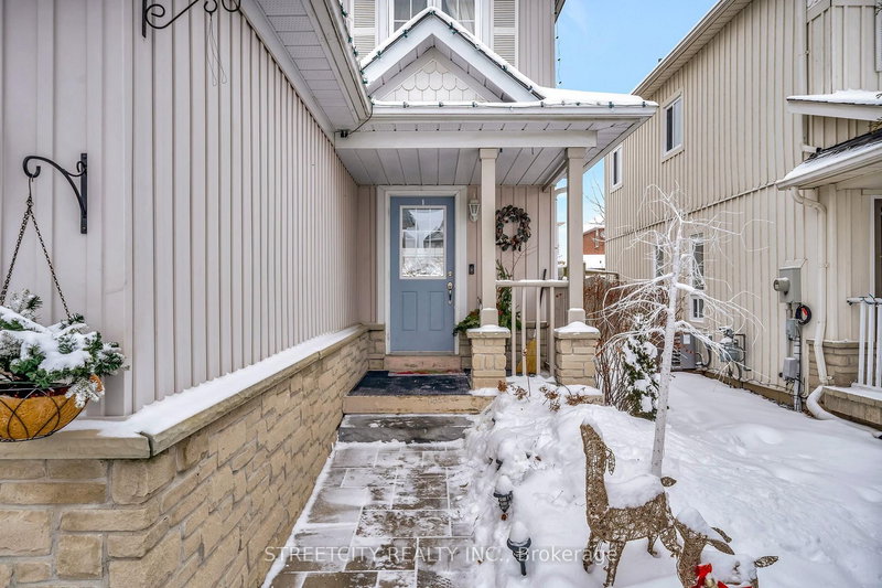 8 Shipley Ave, Clarington, L1B 1M6 | Image 3