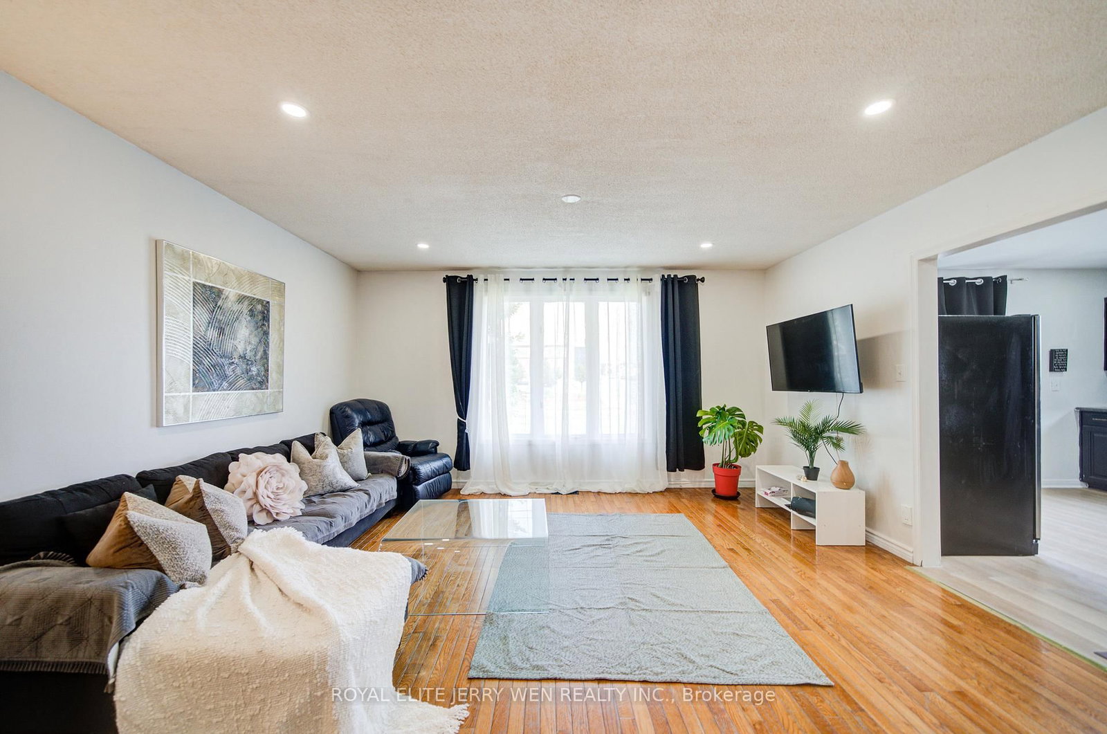 1402 Wilson Road N - Photo 10