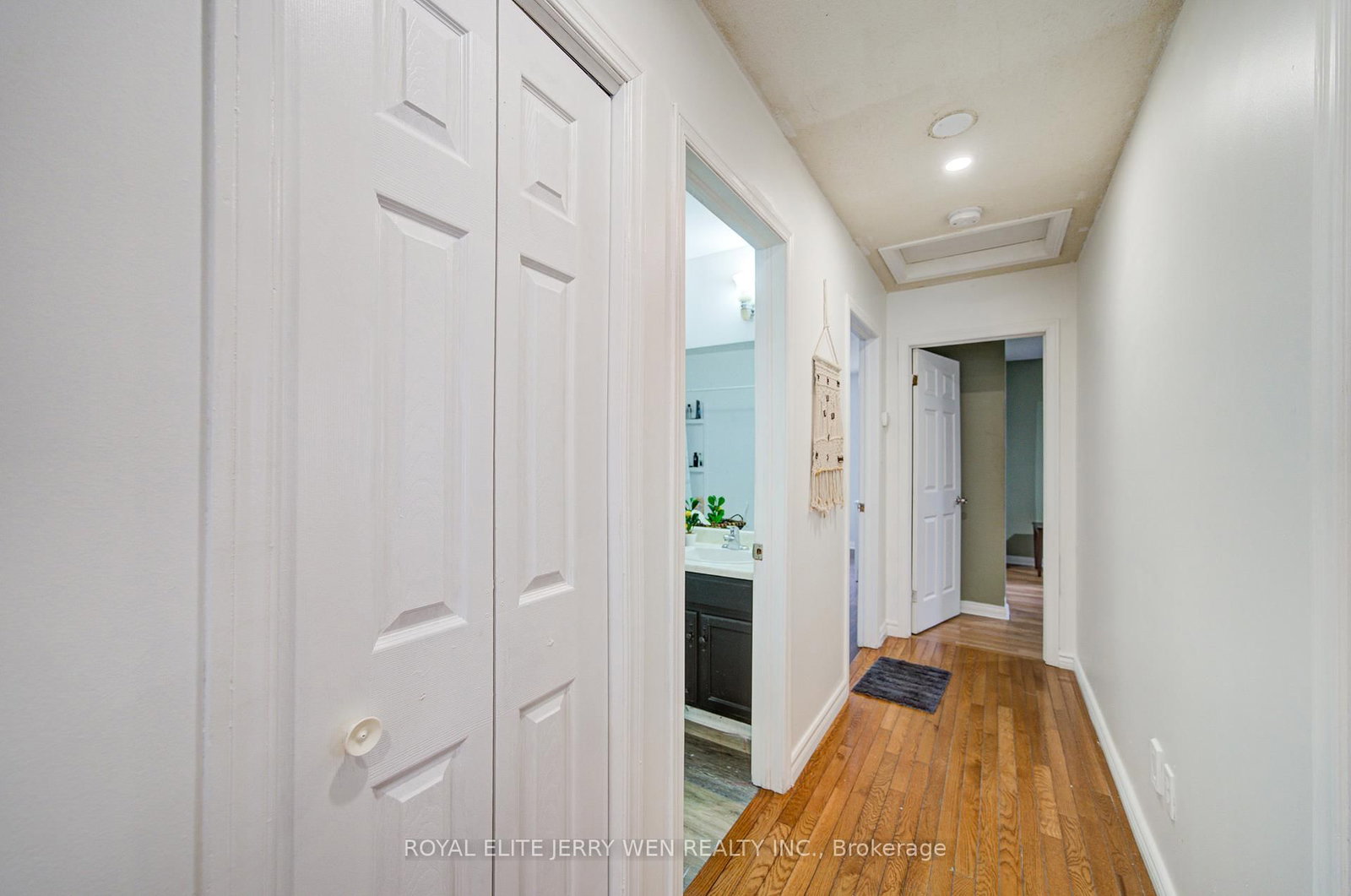 1402 Wilson Road N - Photo 14