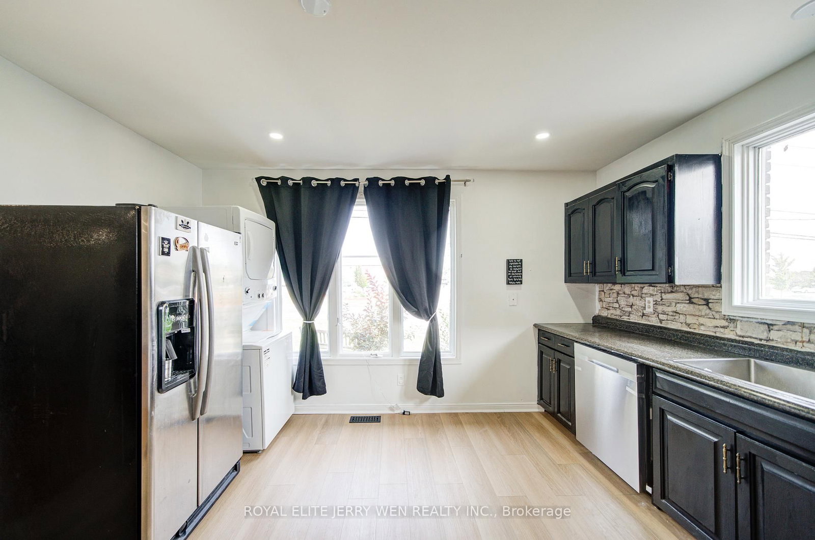 1402 Wilson Road N - Photo 7