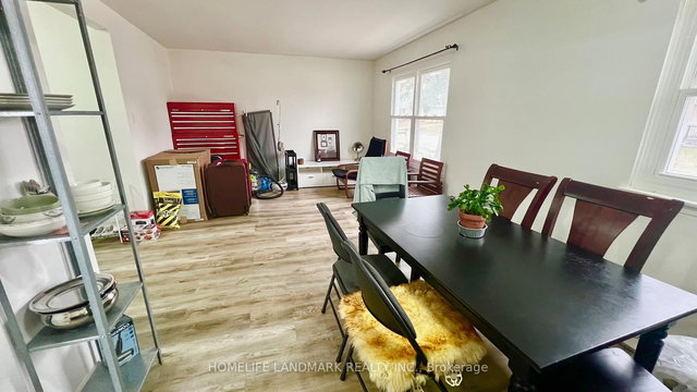 Main Floor - 81 United Square