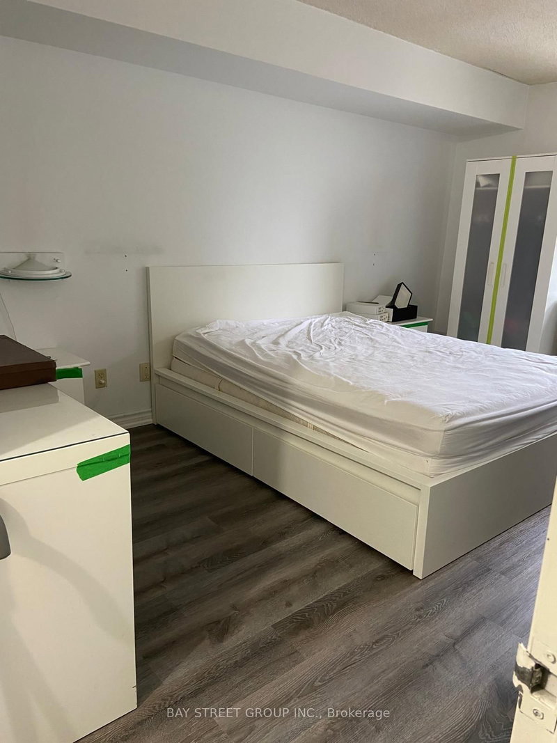 610 - 4 Park Vista, Toronto, M4B 3M8 | Image 2