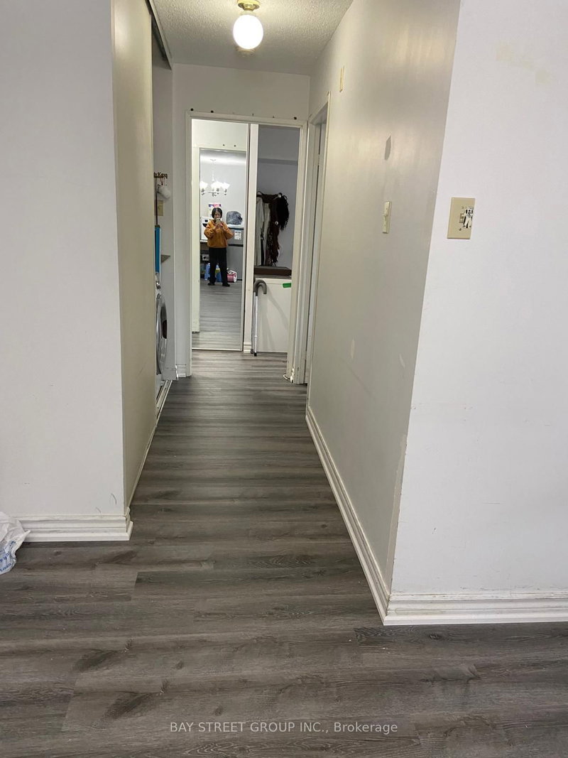 610 - 4 Park Vista, Toronto, M4B 3M8 | Image 3