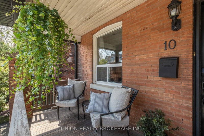 10 Bertmount Ave, Toronto, M4M 2X9 | Image 3