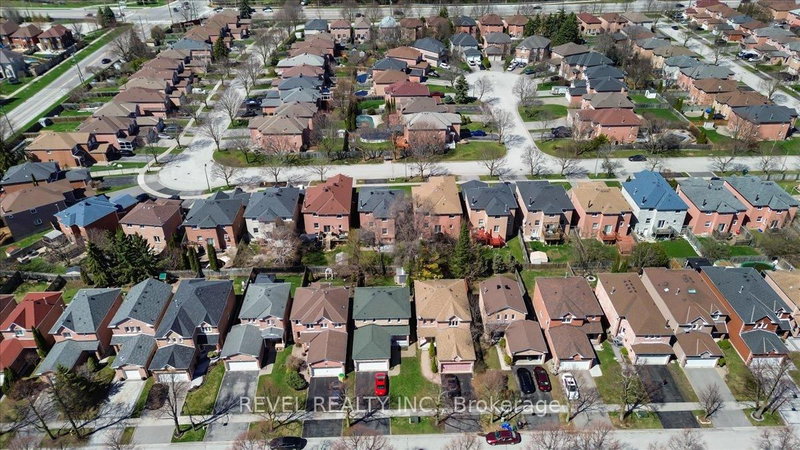 87 Thorp Cres, Ajax, L1T 3T4 | Image 2