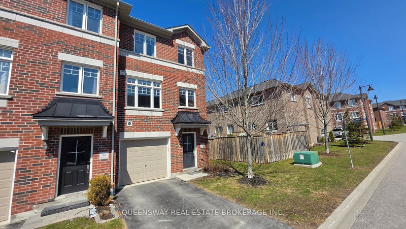 92 Markham Tr, Clarington, L1C 0S4 | Image 2