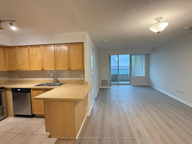 1812 - 61 Town Centre Court