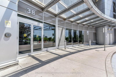 2803-38 Lee Centre, Toronto, Ontario image-0-4