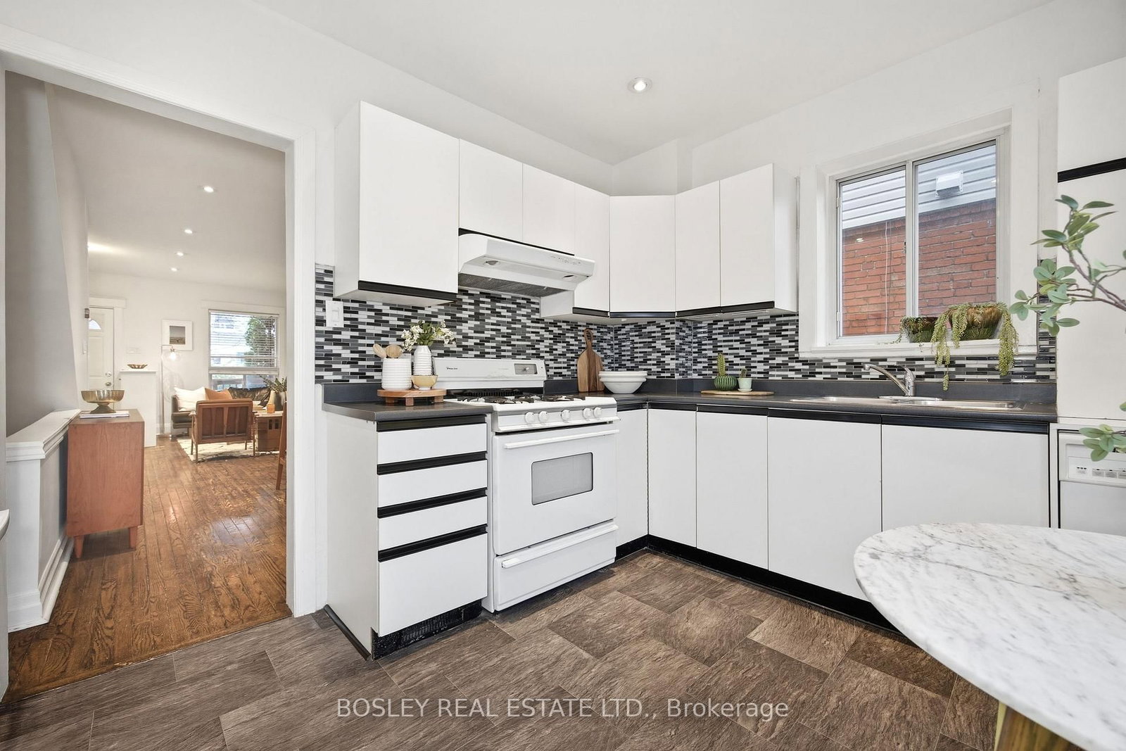 92 Glebemount Avenue - Photo 13