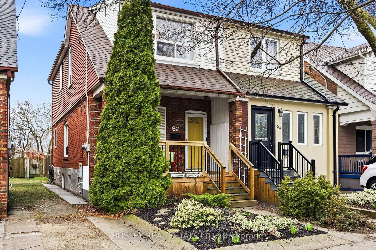 92 Glebemount Avenue - Photo 2