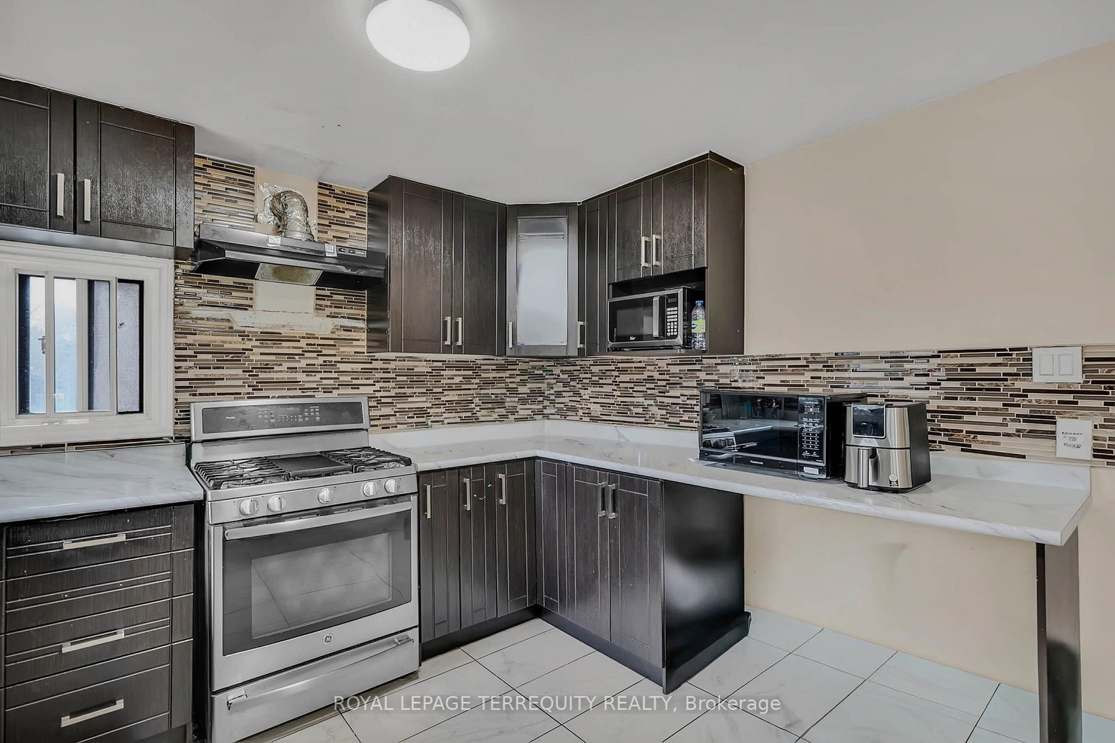 Detached House for sale at 27 Phillip Avenue, Toronto, Ontario, M1N 3P8 - Birchcliffe-Cliffside - MLS: E13019008