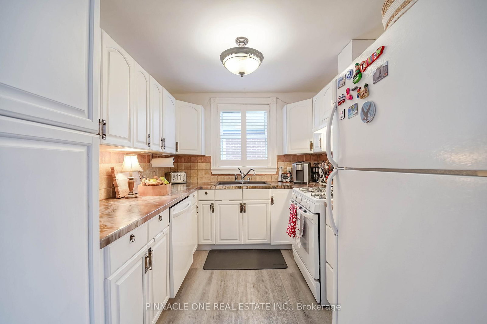 804 Byron Street S - Photo 15