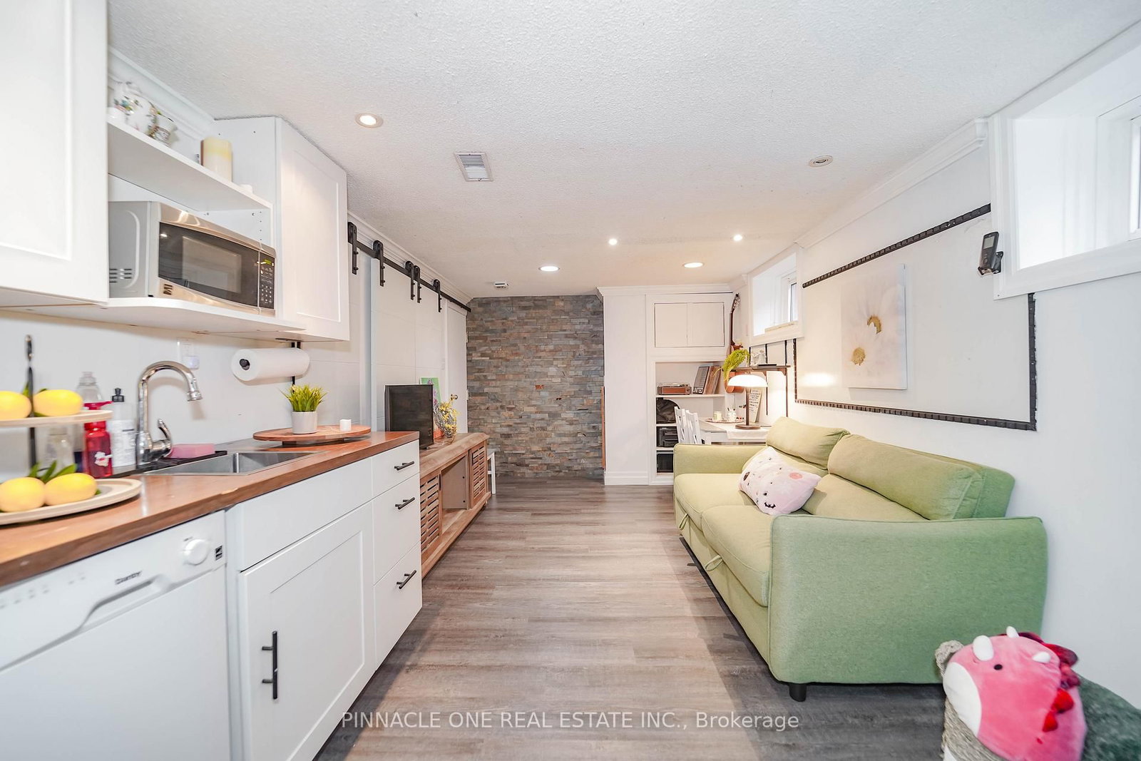 804 Byron Street S - Photo 33