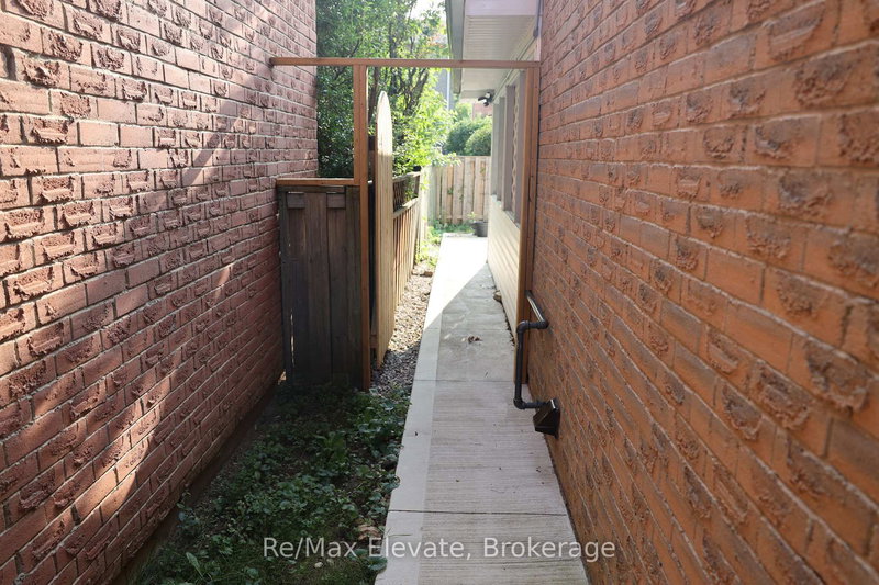 10 Tarsus Cres, Toronto, M1C 3W7 | Image 3