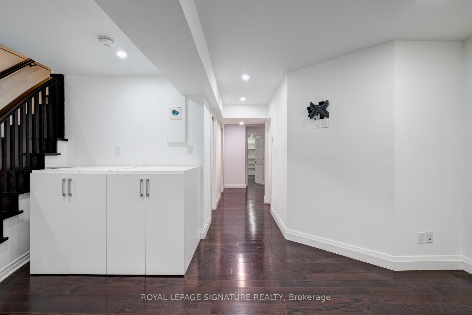 36 Thyra Avenue, Unit Lower - Photo 6