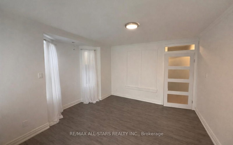 200 - 1918A Queen St E, Toronto, M4L 1H5 | Image 3